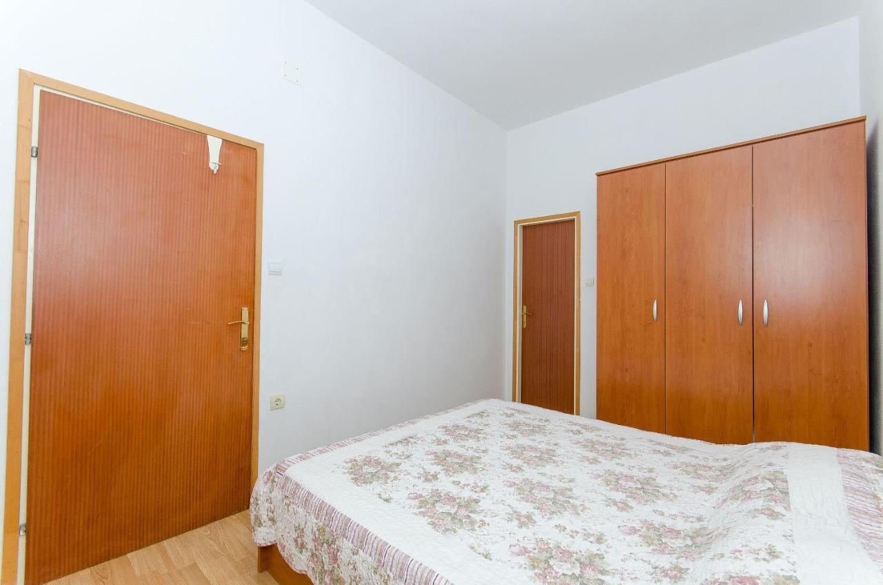 Apartments Ivanka Vis Exterior photo