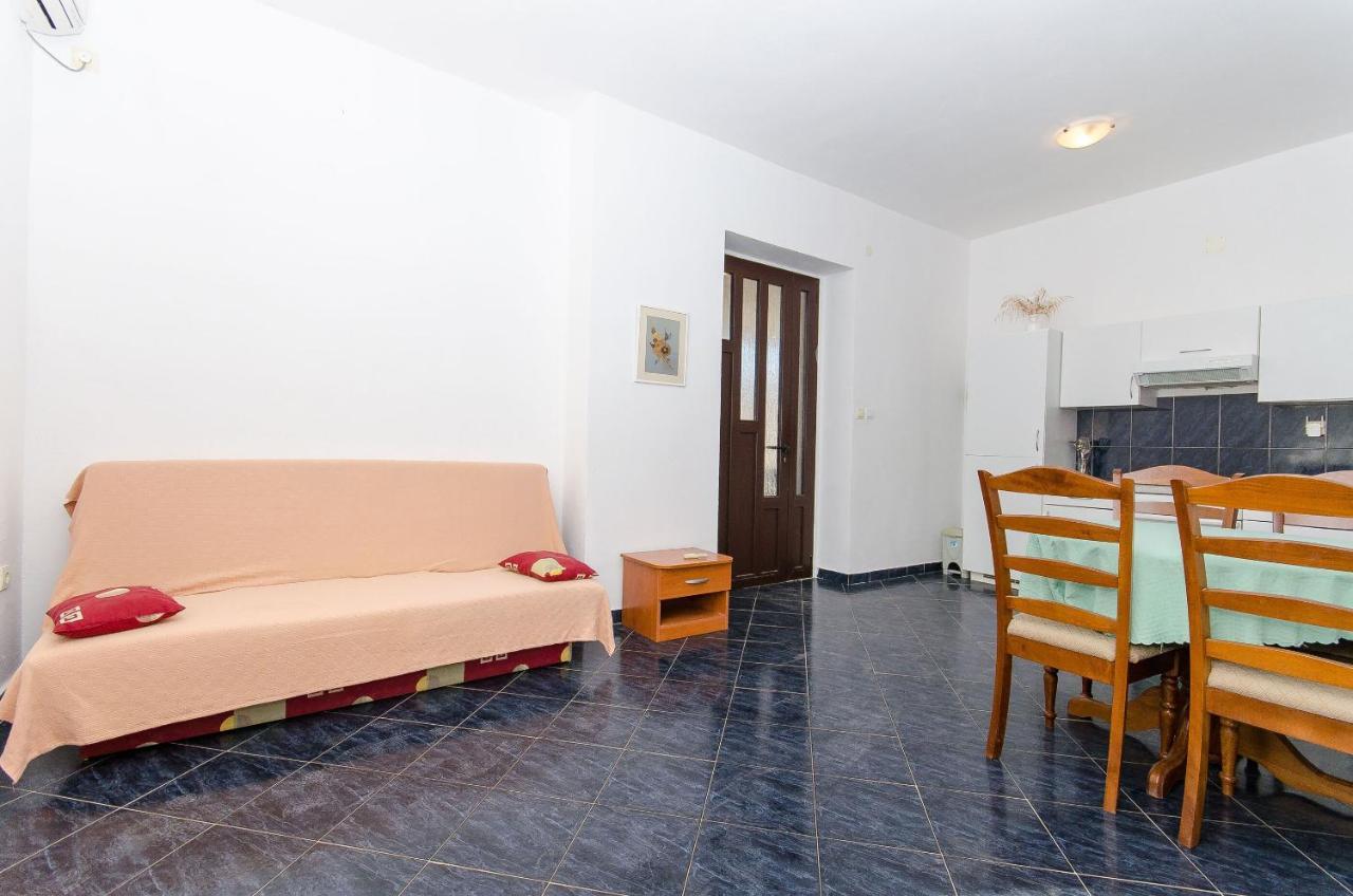 Apartments Ivanka Vis Exterior photo