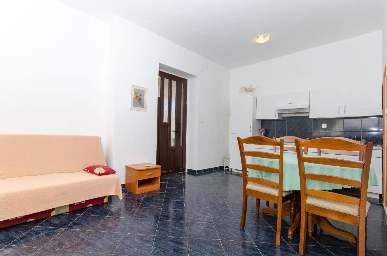 Apartments Ivanka Vis Exterior photo